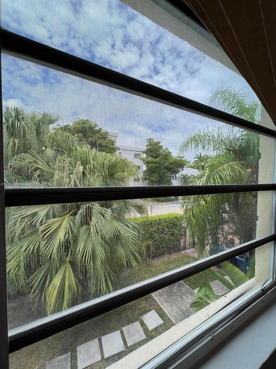 1535 MERIDIAN AVE CONDO - Residential