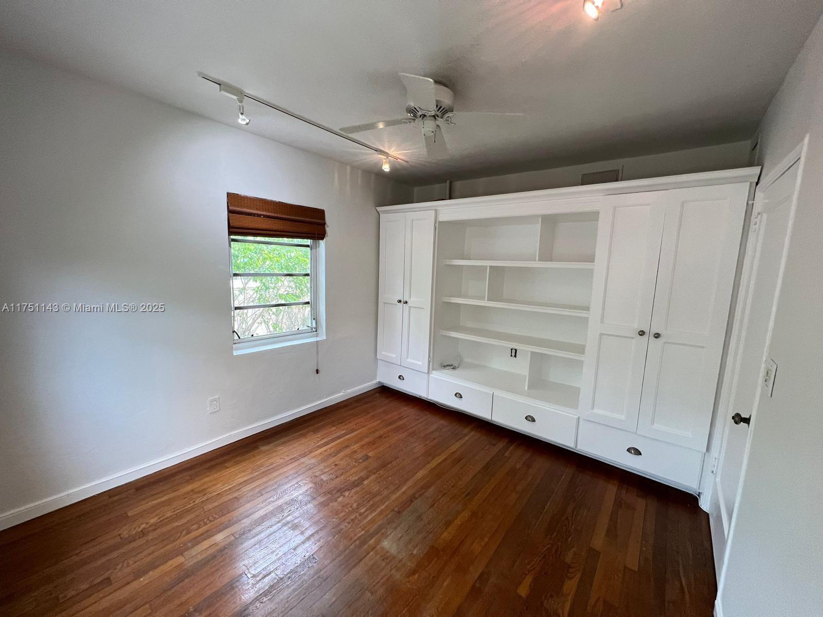 1535 MERIDIAN AVE CONDO - Residential