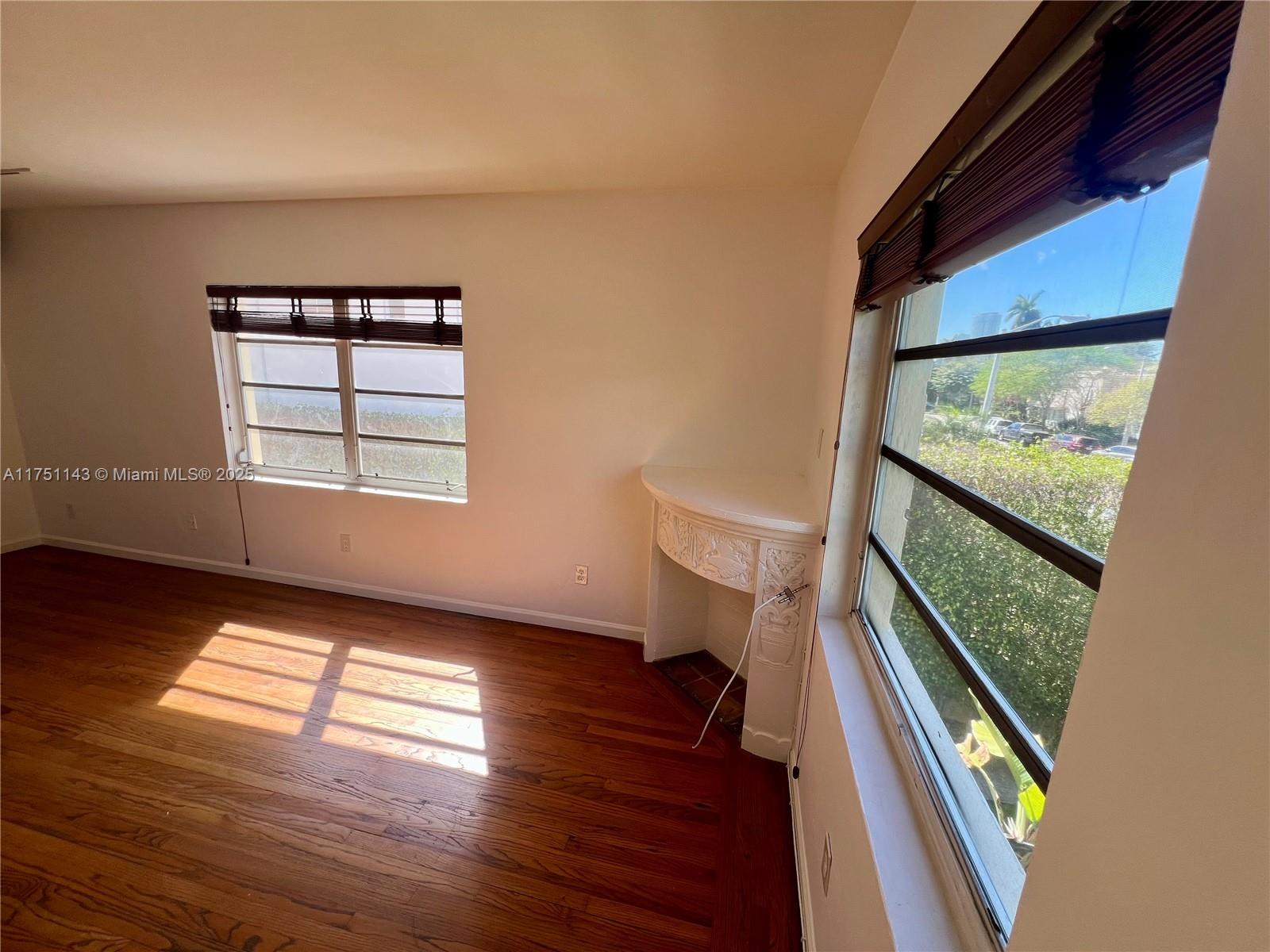 1535 MERIDIAN AVE CONDO - Residential