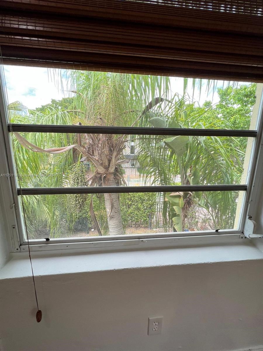 1535 MERIDIAN AVE CONDO - Residential