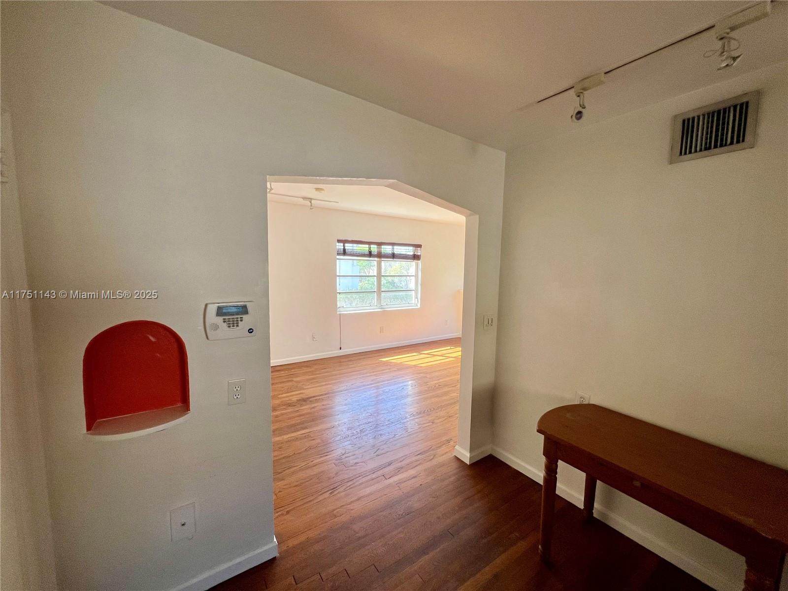 1535 MERIDIAN AVE CONDO - Residential