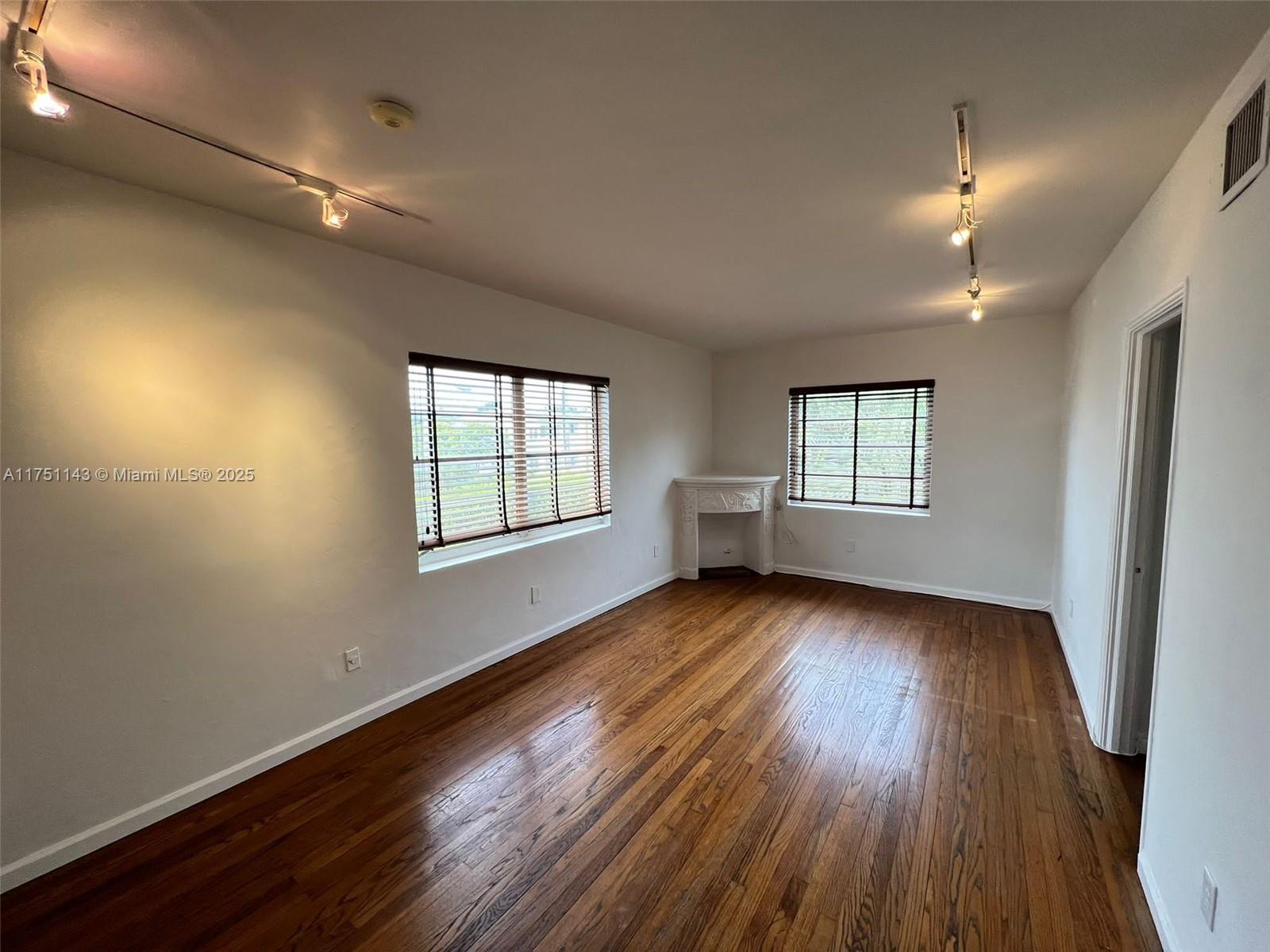 1535 Meridian Ave 3, Miami Beach, Miami-Dade County, Florida - 1 Bedrooms  
1 Bathrooms - 