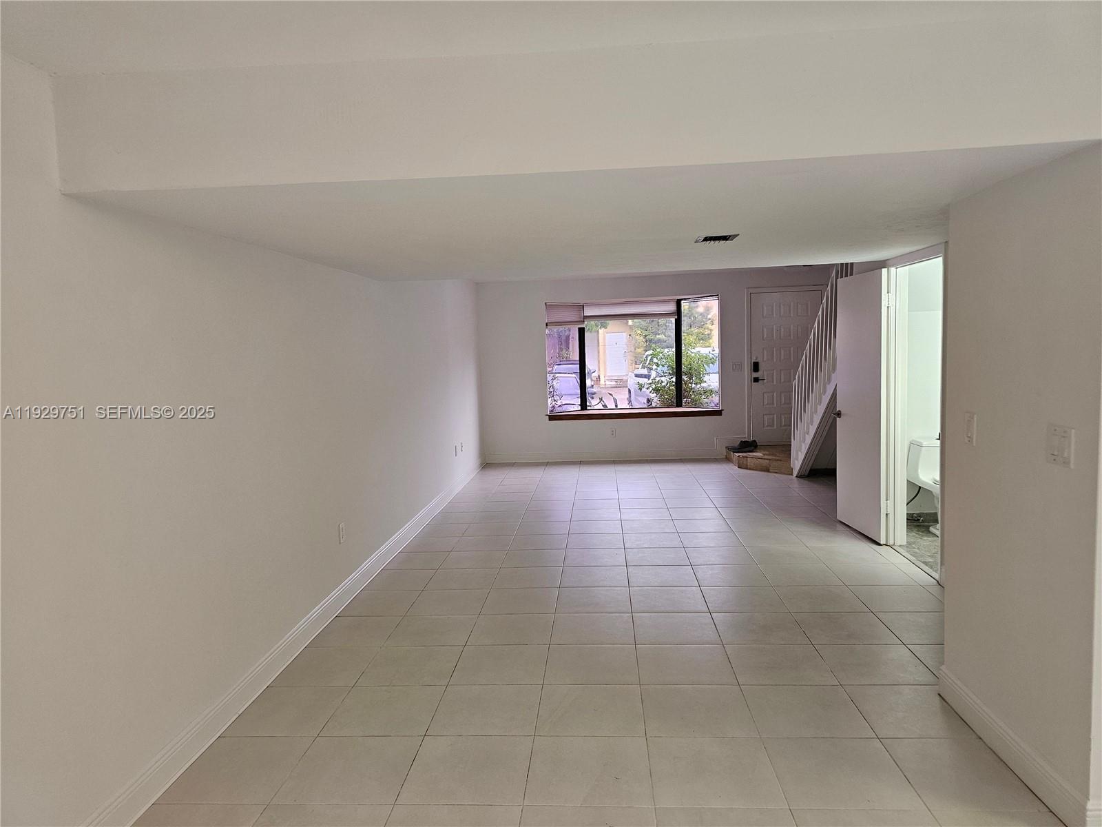 DADELAND COVE SEC 1 - Residential Lease