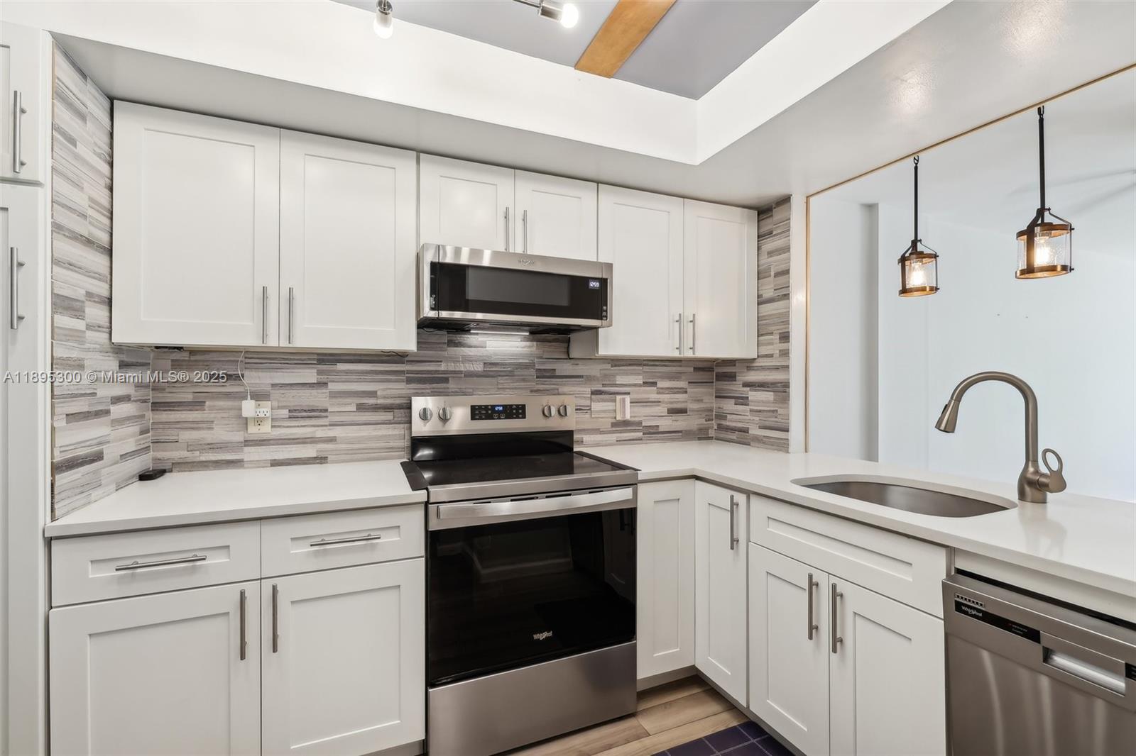 ROYAL PARK CONDO - Residential