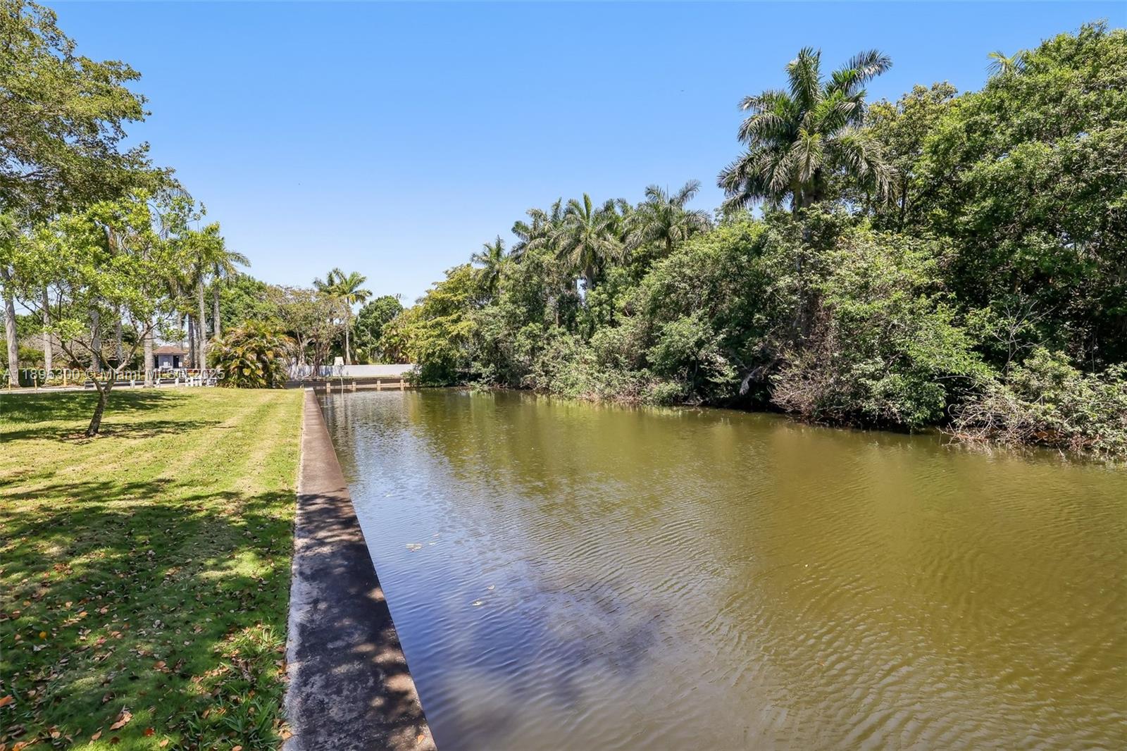 ROYAL PARK CONDO - Residential