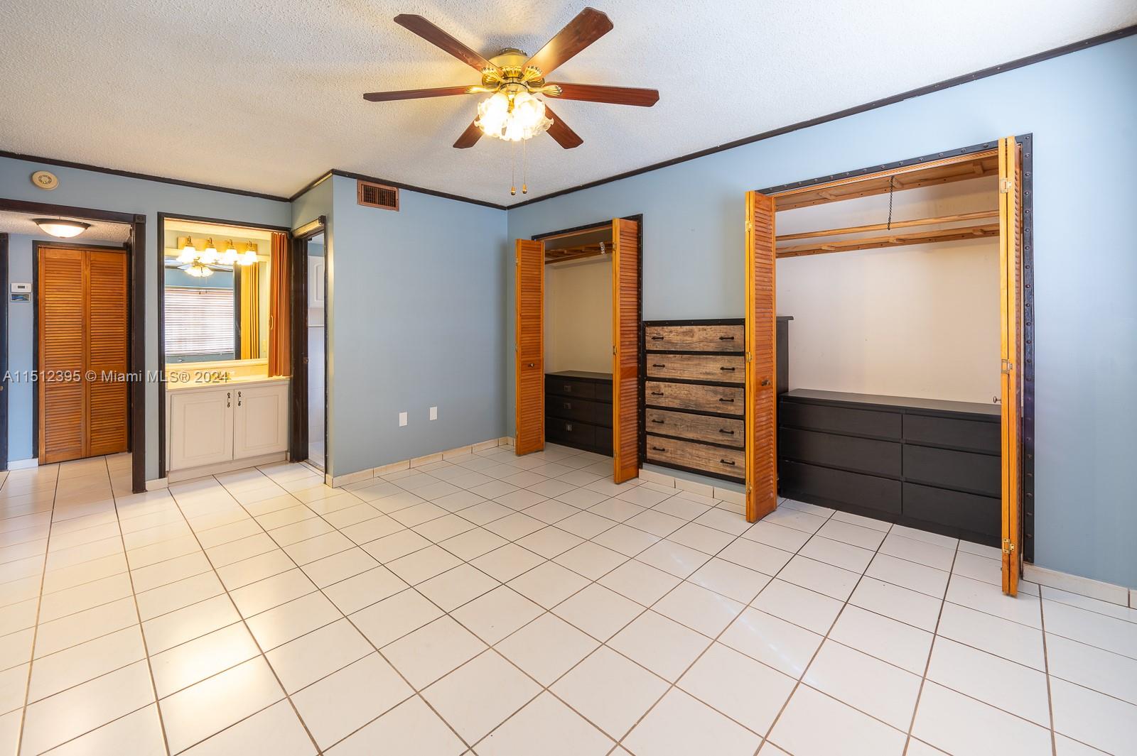 SILVER GARDENS VILLAS CON - Residential