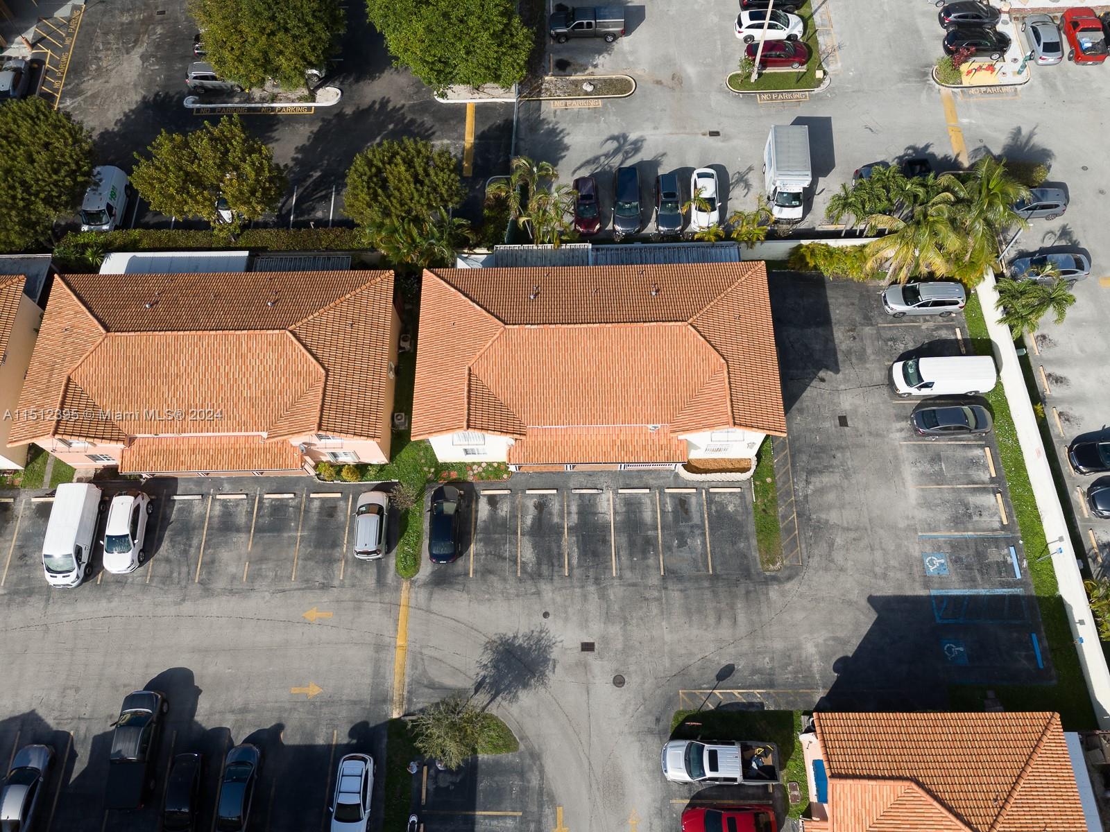 SILVER GARDENS VILLAS CON - Residential