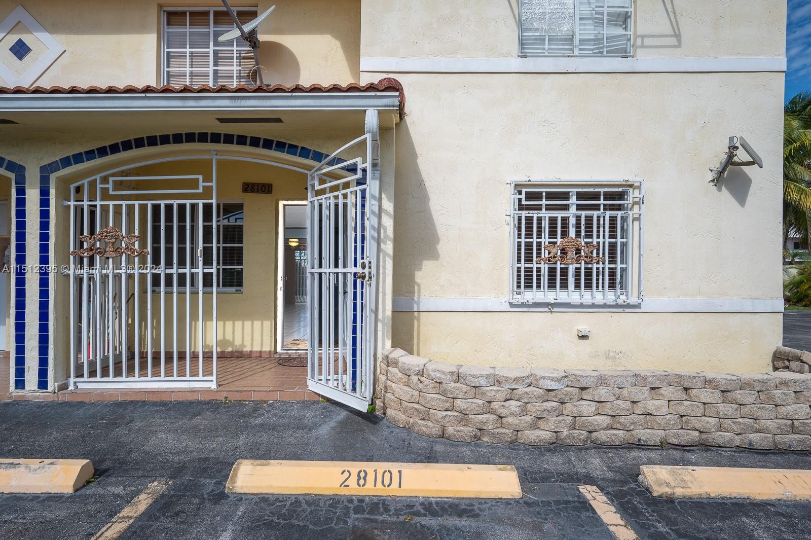 SILVER GARDENS VILLAS CON - Residential