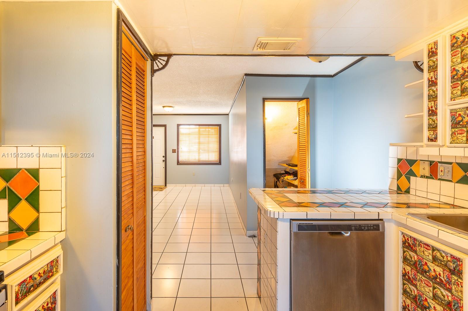 SILVER GARDENS VILLAS CON - Residential