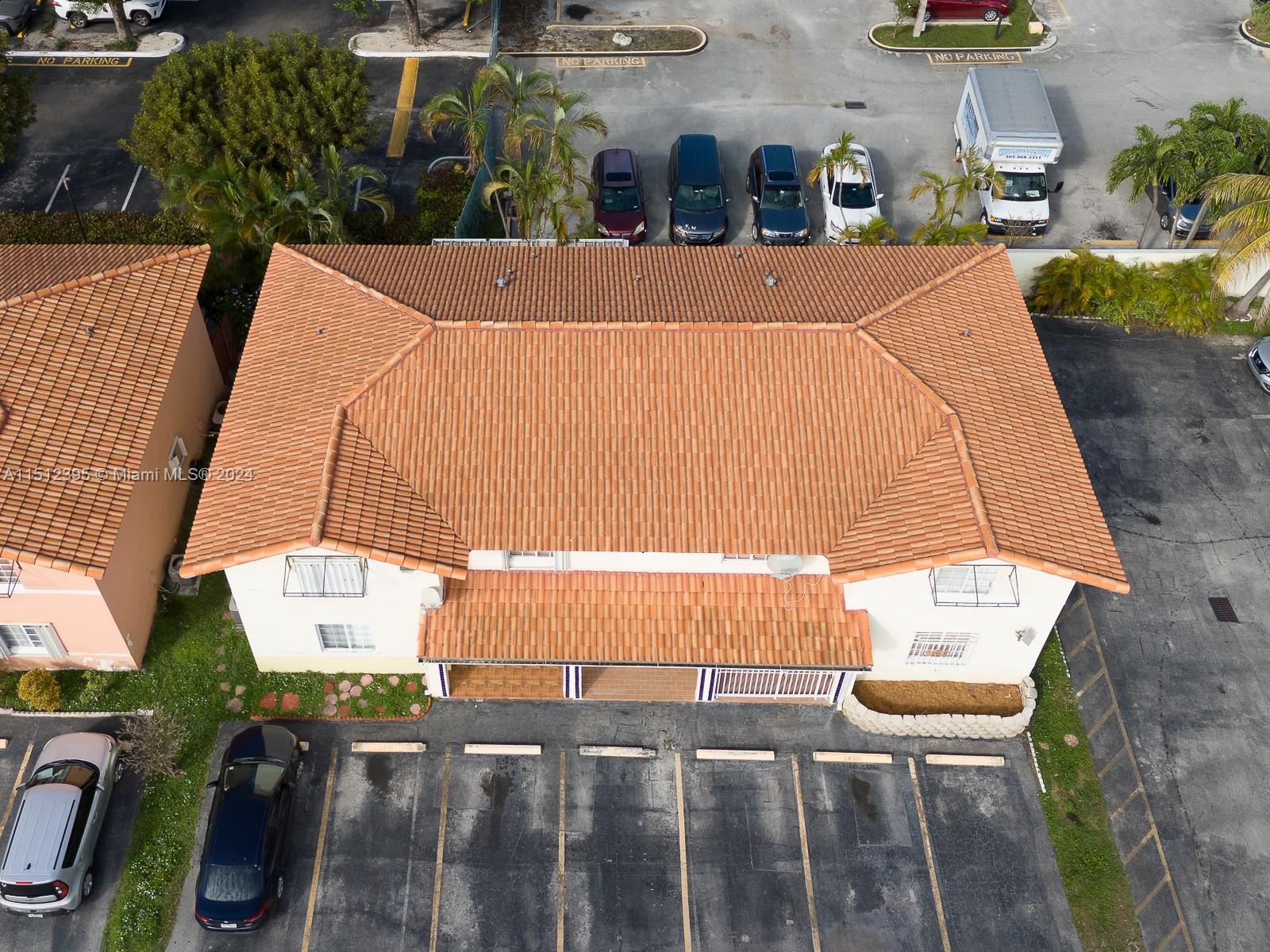 SILVER GARDENS VILLAS CON - Residential