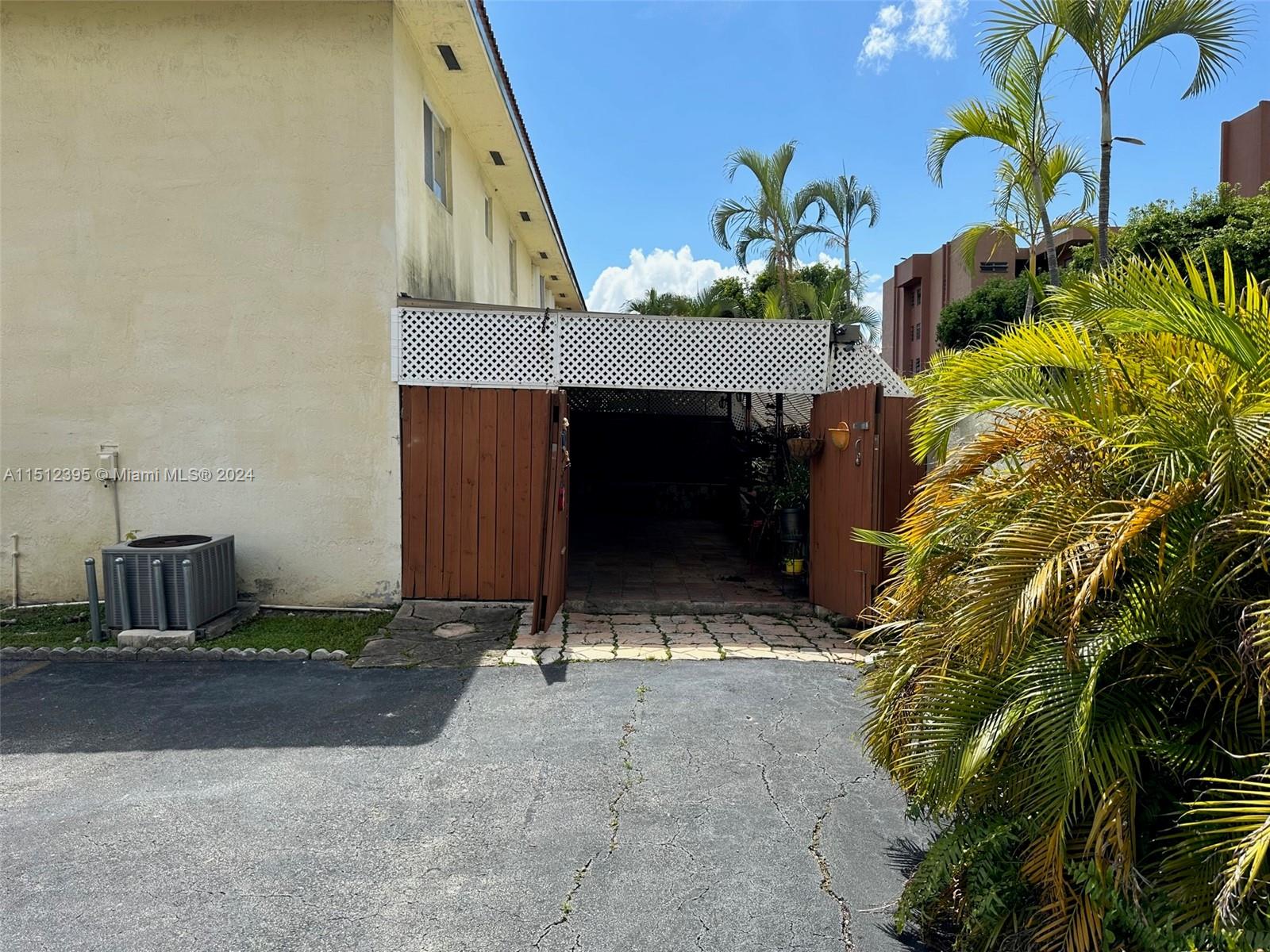 SILVER GARDENS VILLAS CON - Residential