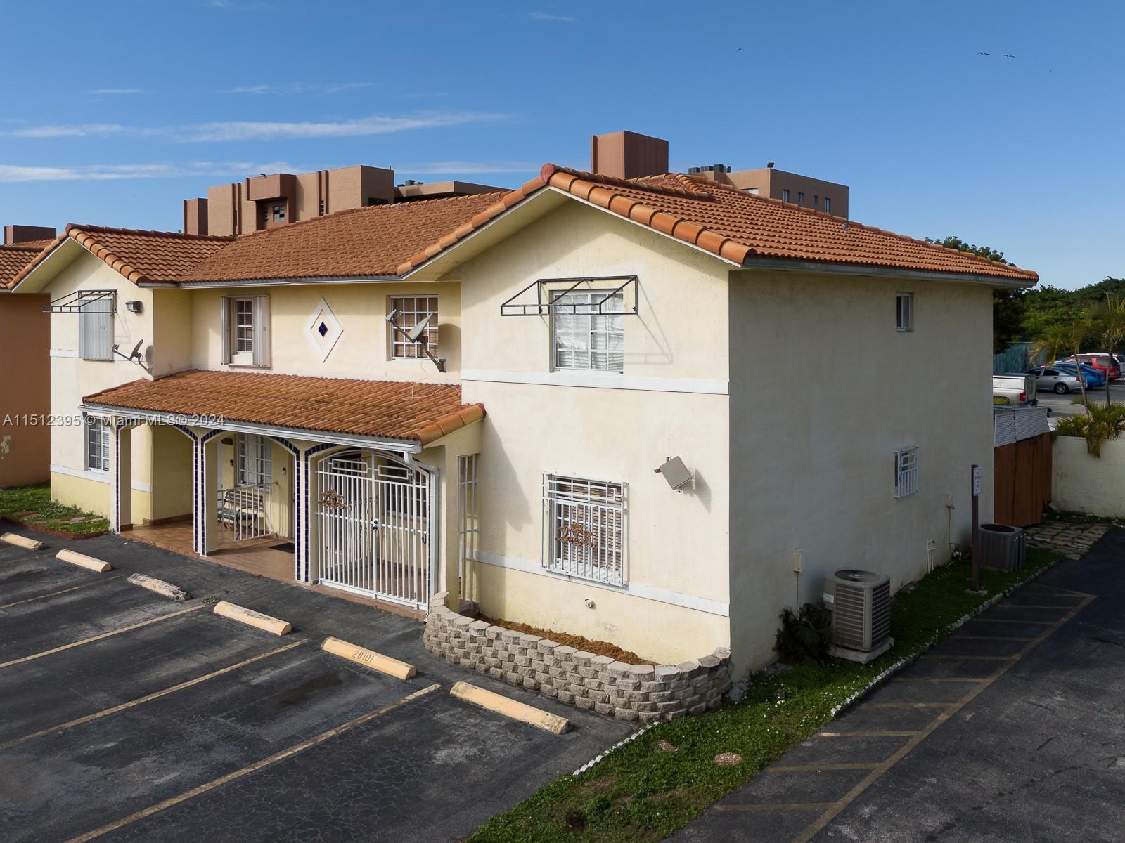 SILVER GARDENS VILLAS CON - Residential