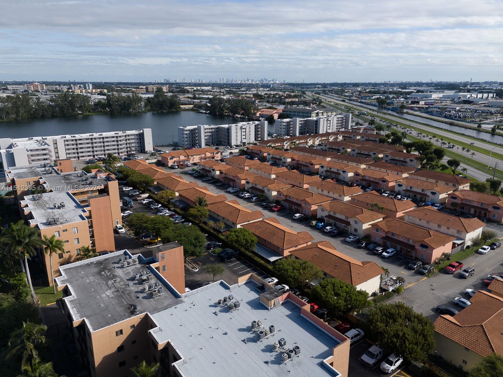 SILVER GARDENS VILLAS CON - Residential