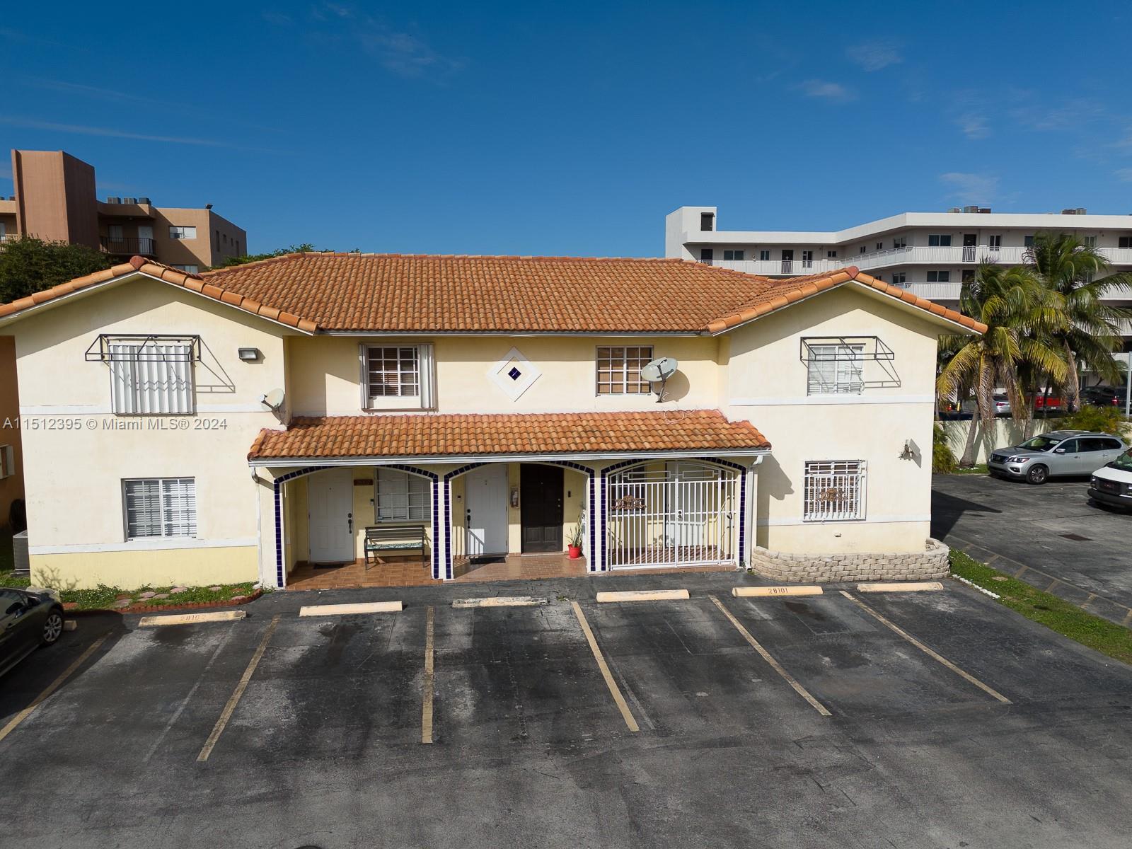 SILVER GARDENS VILLAS CON - Residential