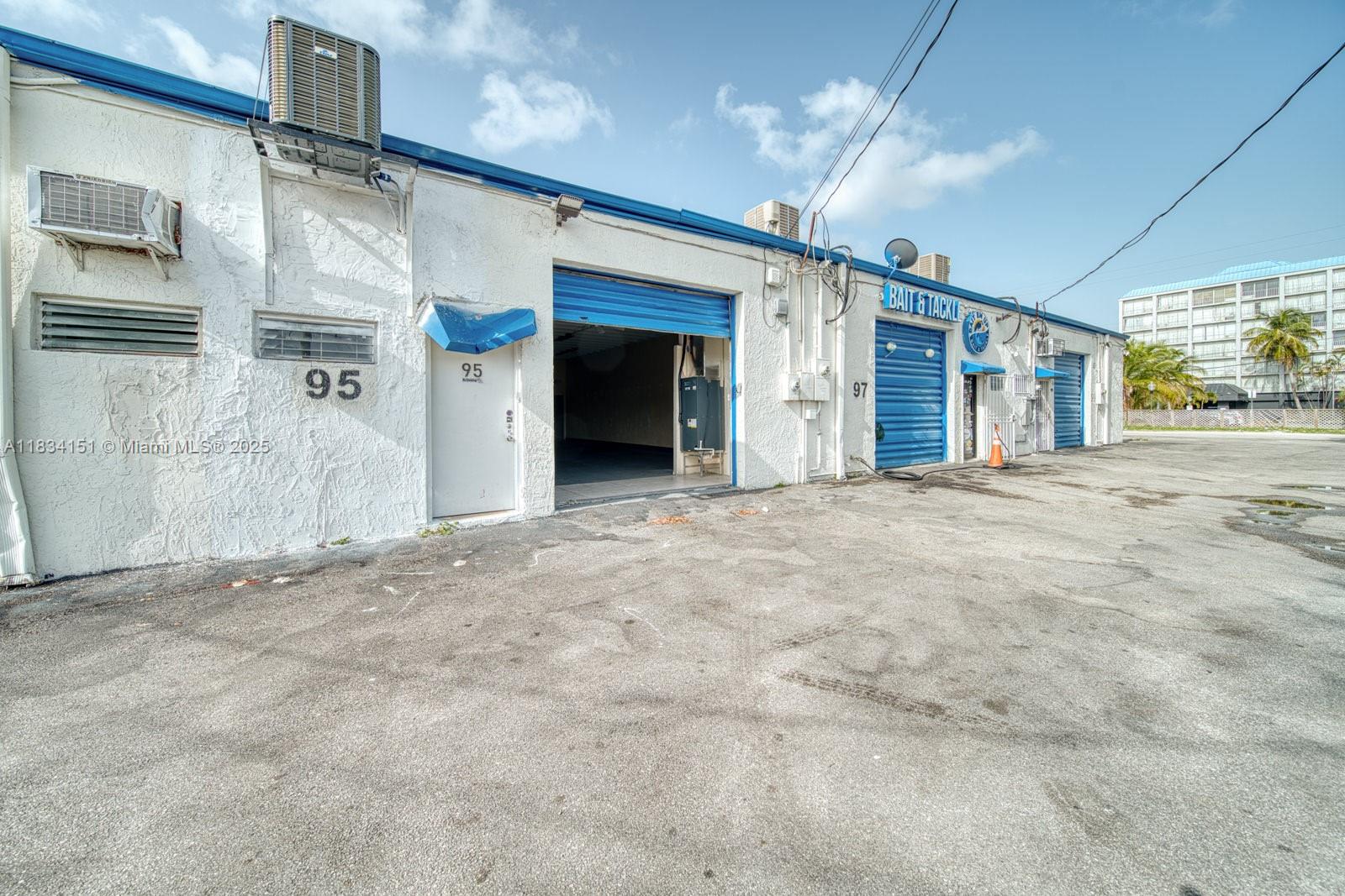 2,500 SF Flex Space For Rent In North Miami Beach
