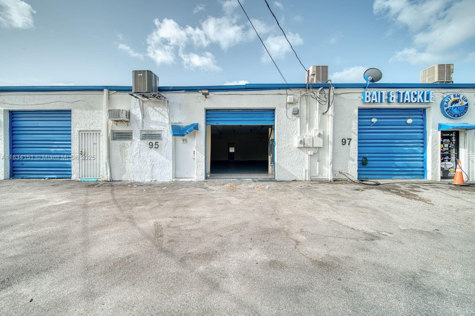 2,500 SF Flex Space For Rent In North Miami Beach