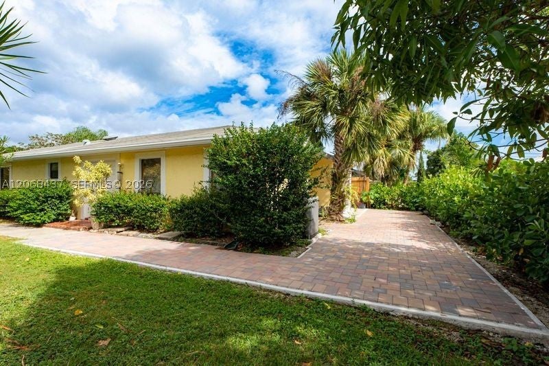 Photo of 7507 N Ace Rd N, Lake Worth, FL 33467 (MLS # A12068437)