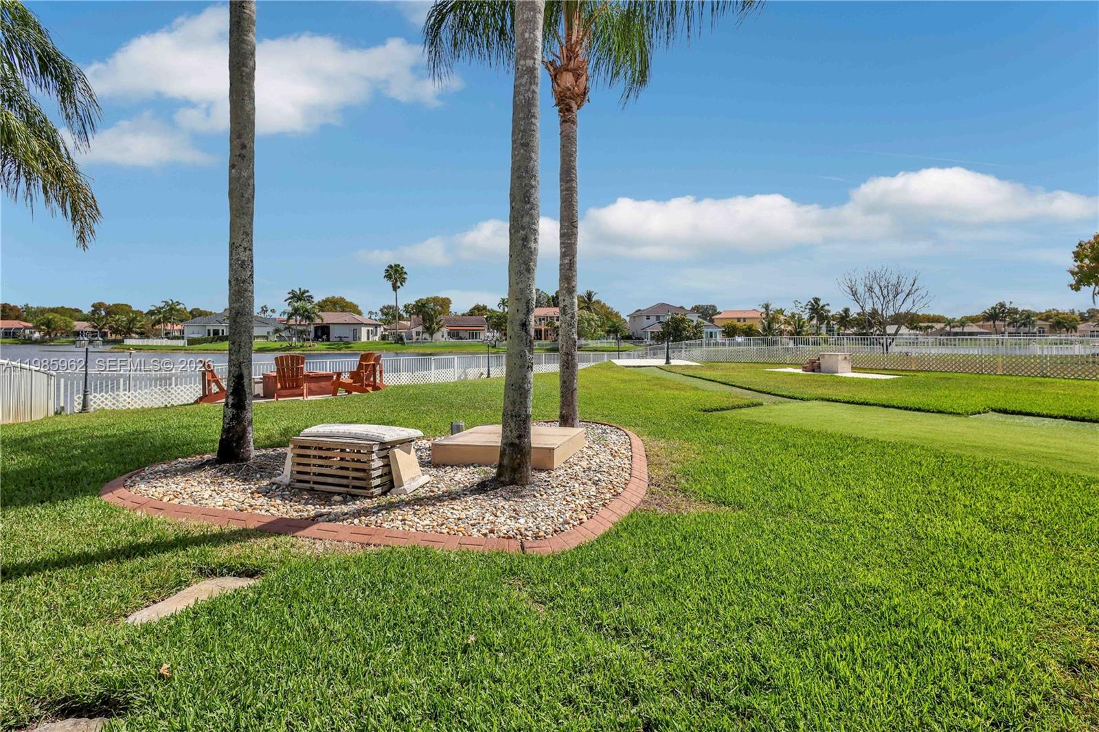 REPLAT OF COUNTRY LAKES - Residential