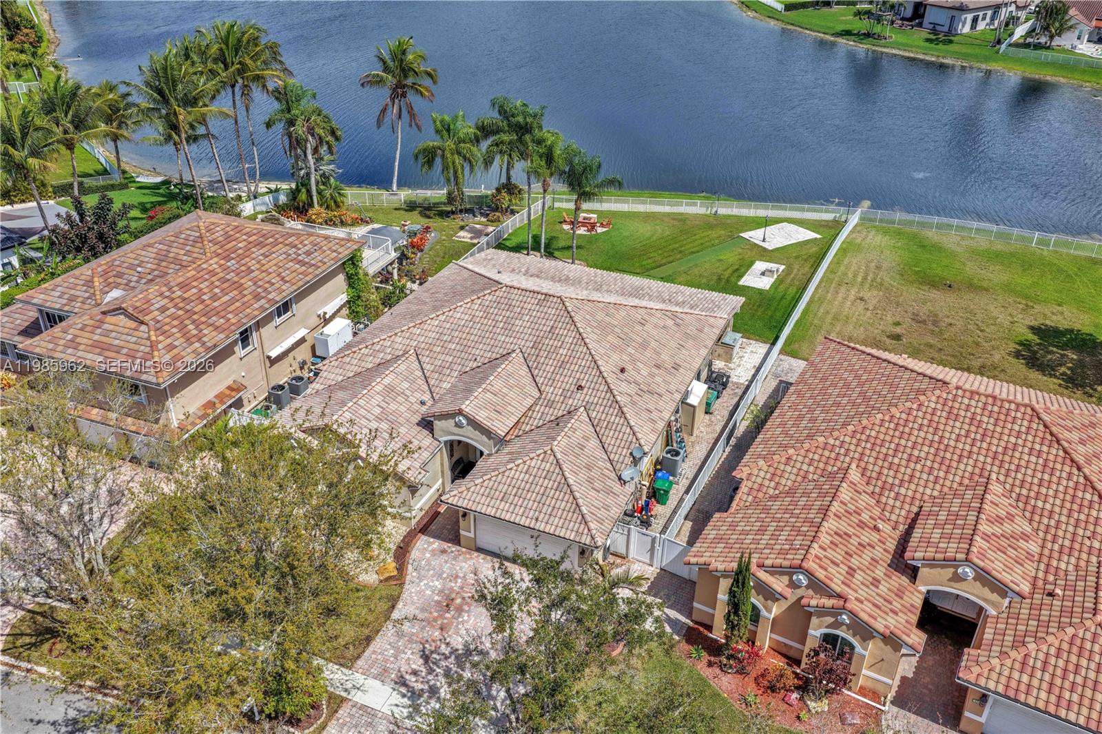 REPLAT OF COUNTRY LAKES - Residential