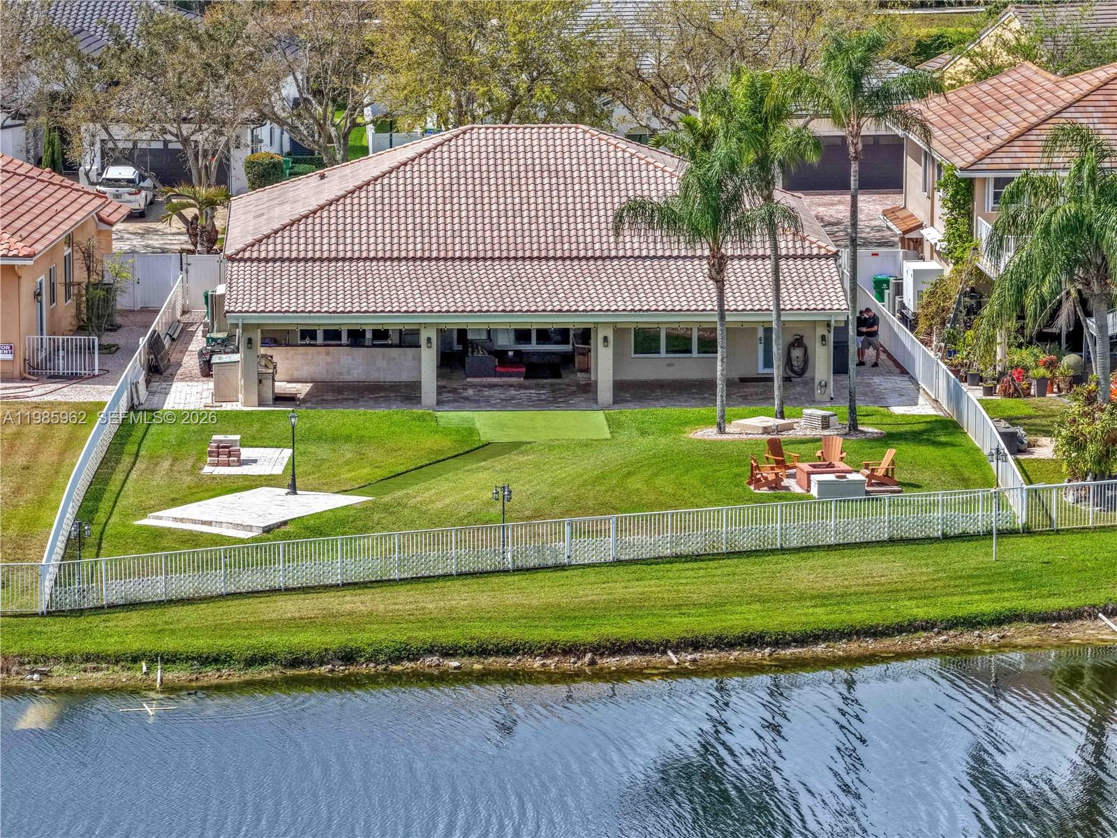 REPLAT OF COUNTRY LAKES - Residential