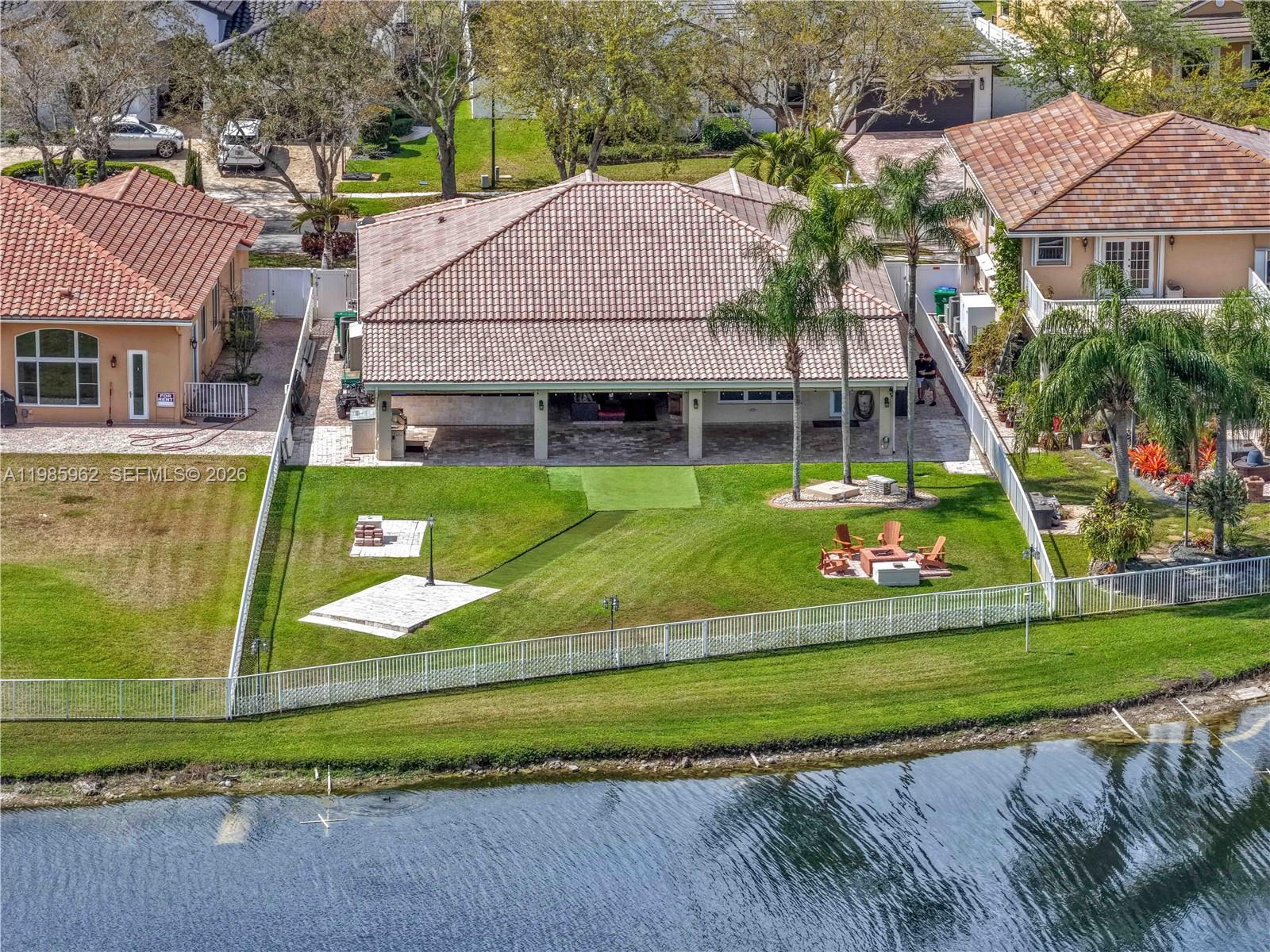 REPLAT OF COUNTRY LAKES - Residential