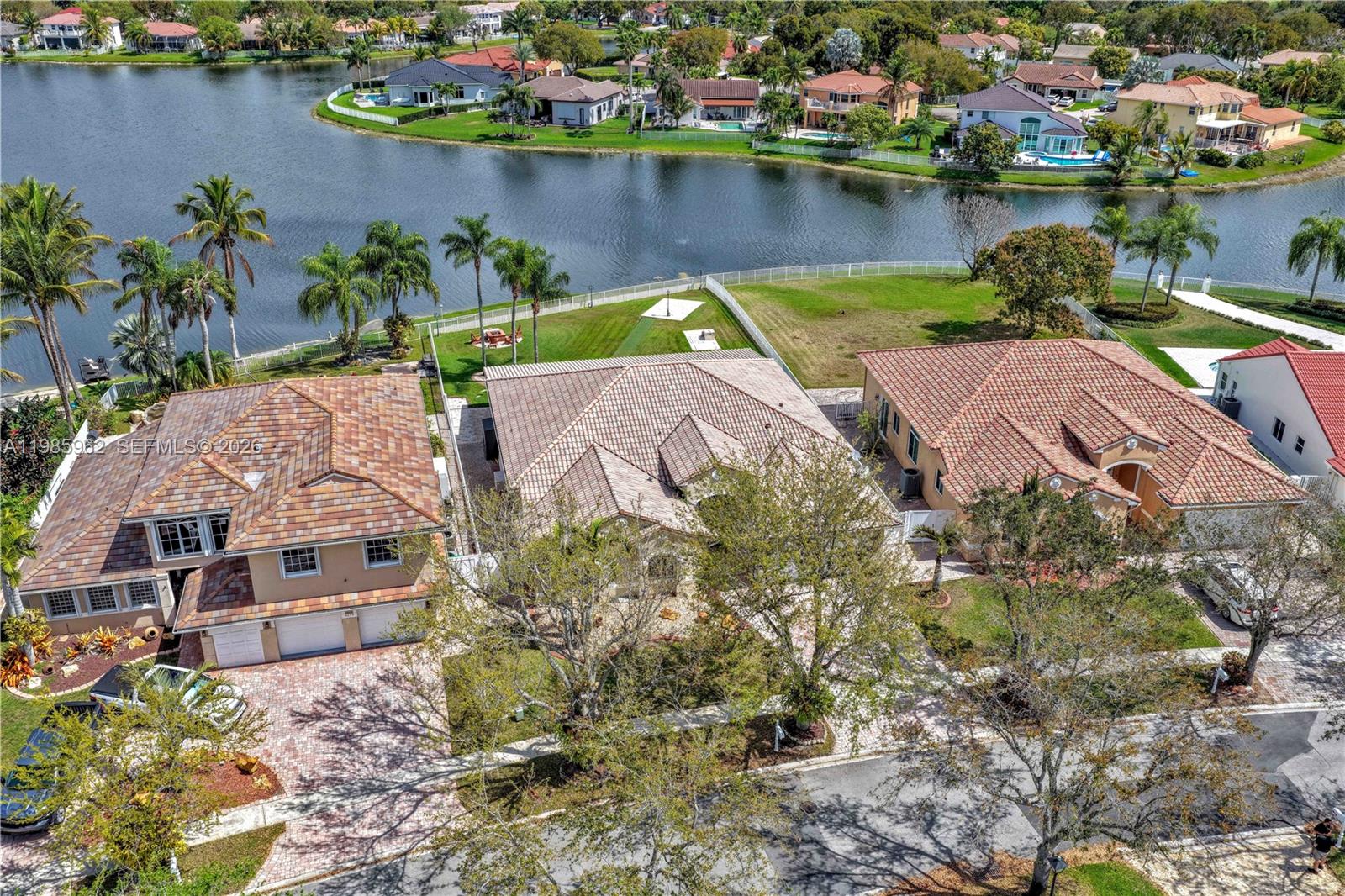 REPLAT OF COUNTRY LAKES - Residential