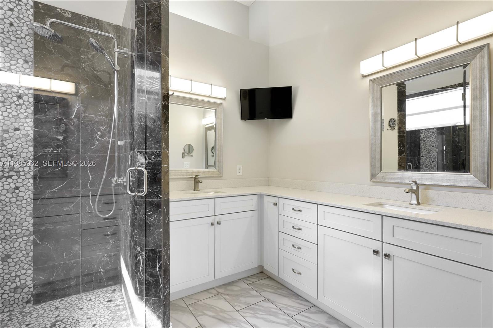 REPLAT OF COUNTRY LAKES - Residential