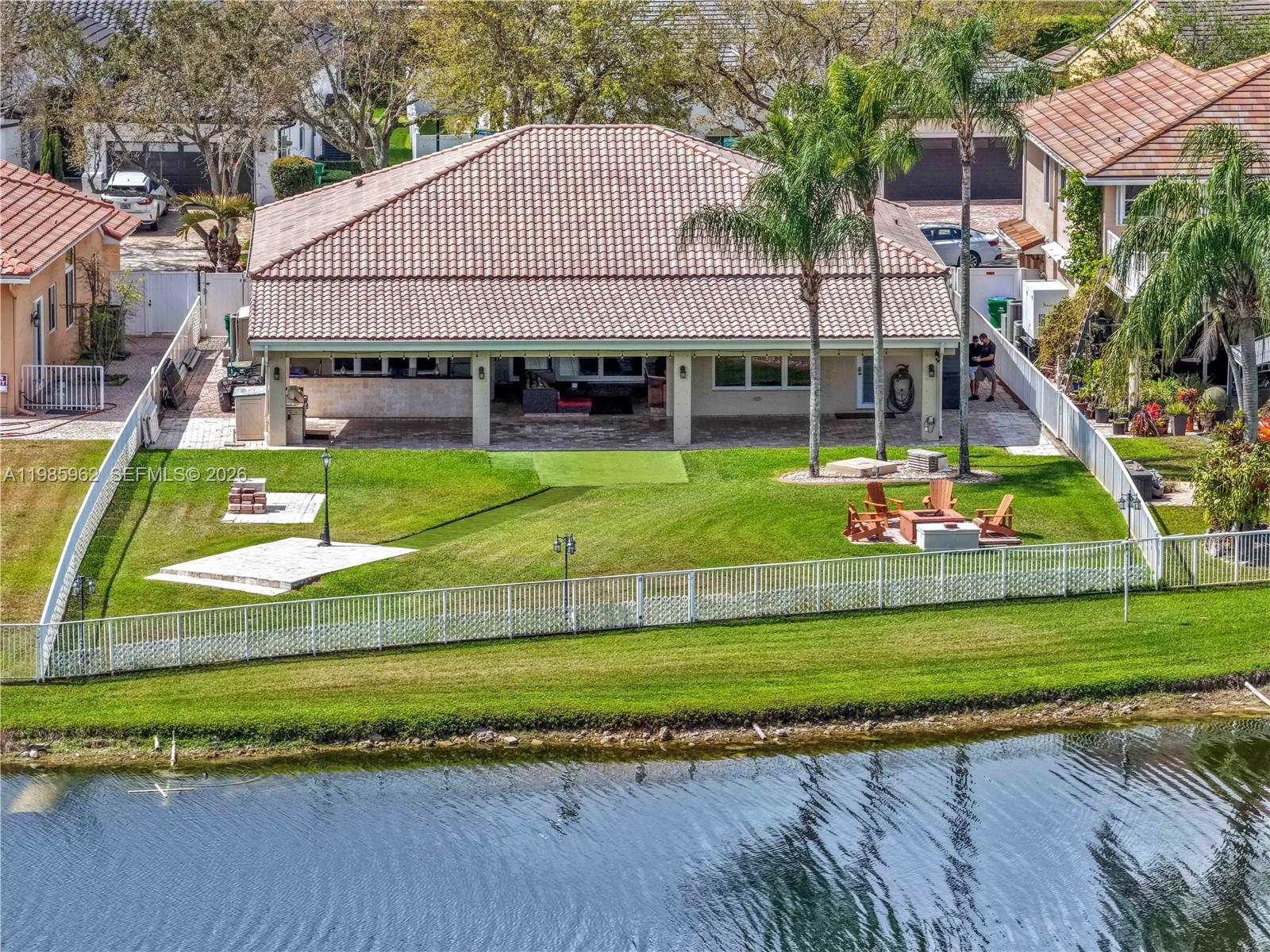 REPLAT OF COUNTRY LAKES - Residential