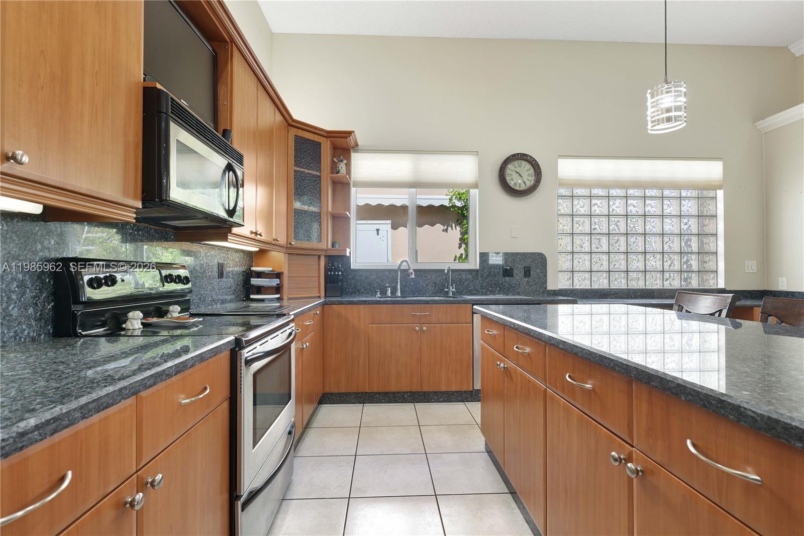 REPLAT OF COUNTRY LAKES - Residential