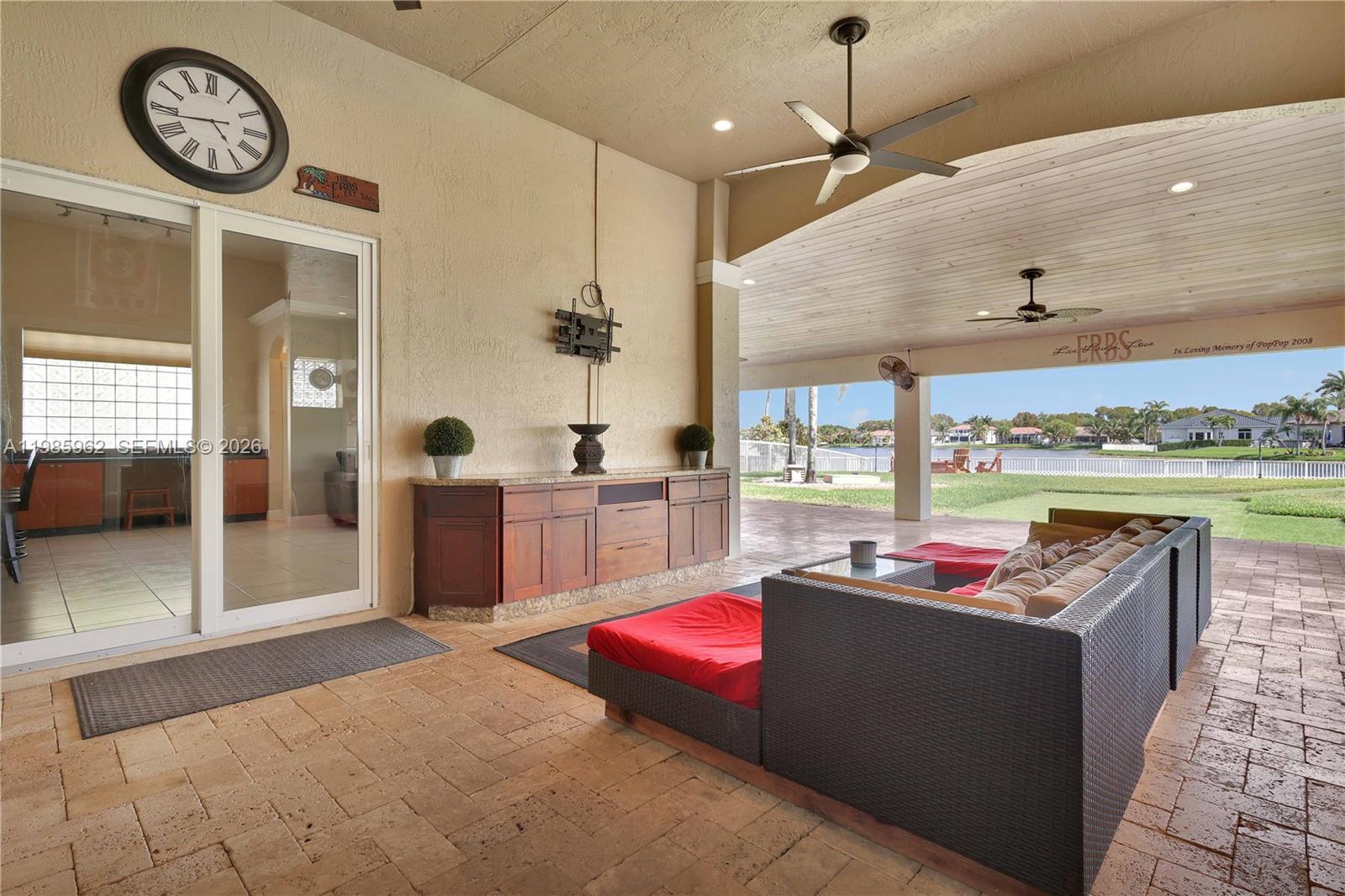 REPLAT OF COUNTRY LAKES - Residential