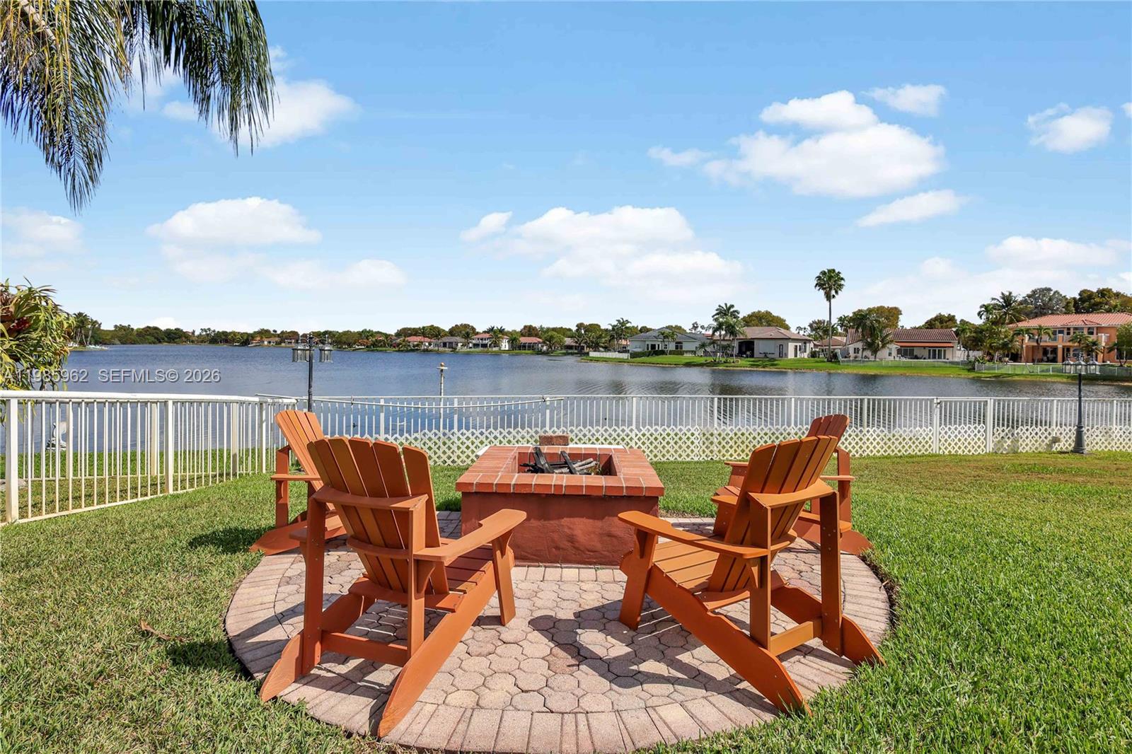 REPLAT OF COUNTRY LAKES - Residential