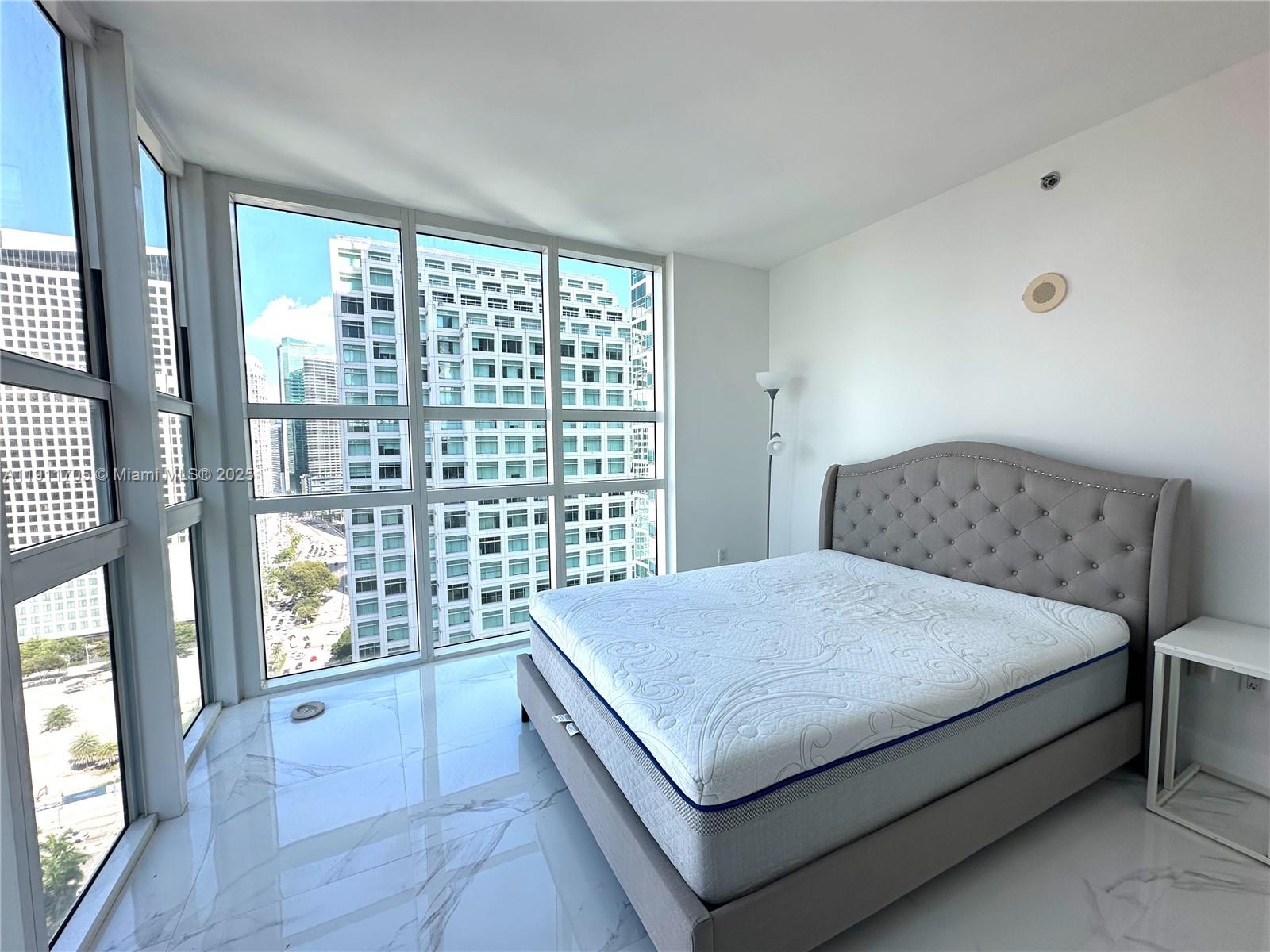 THE PLAZA 901 BRICKELL CO - Residential Lease