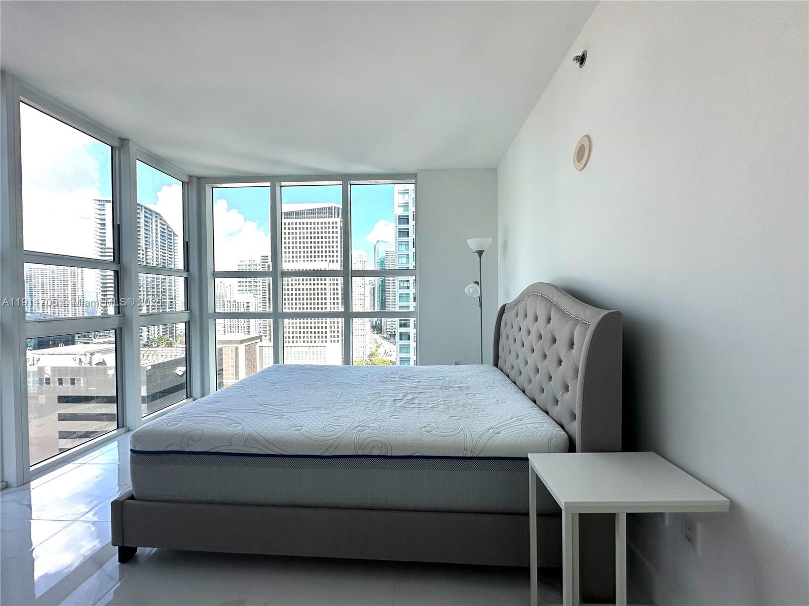 THE PLAZA 901 BRICKELL CO - Residential Lease
