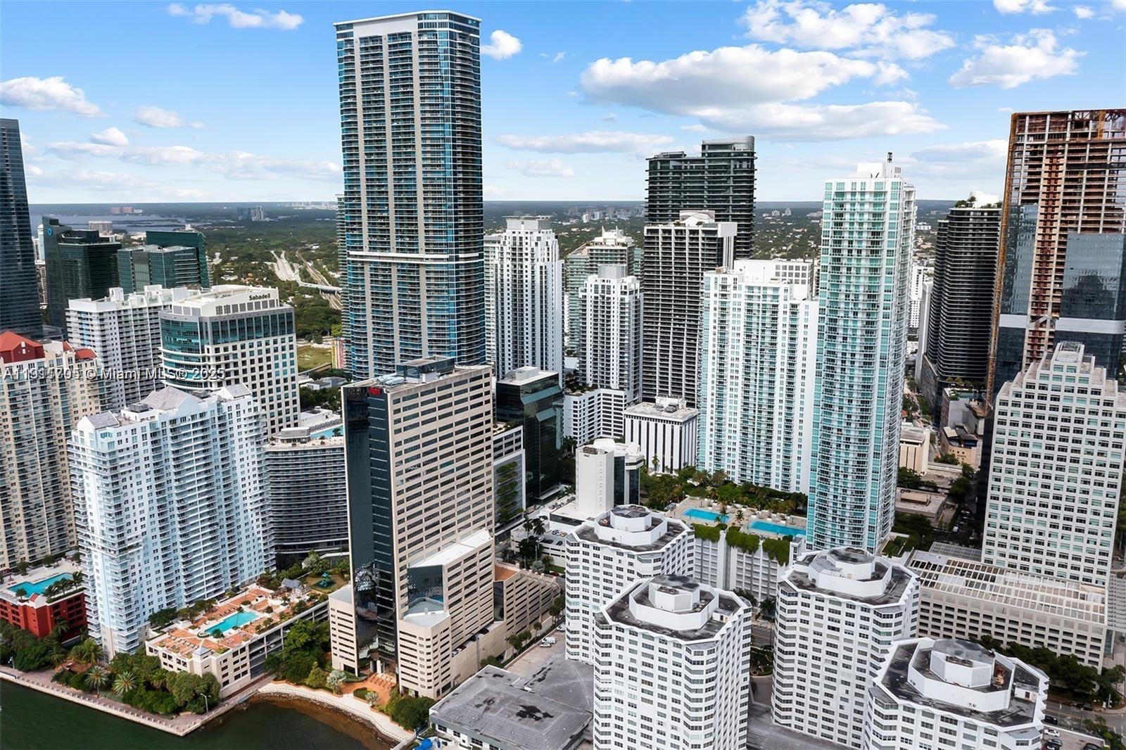 THE PLAZA 901 BRICKELL CO - Residential Lease