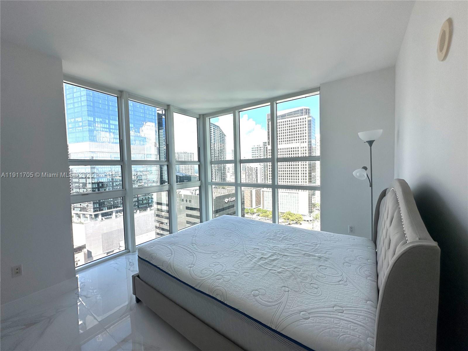 THE PLAZA 901 BRICKELL CO - Residential Lease