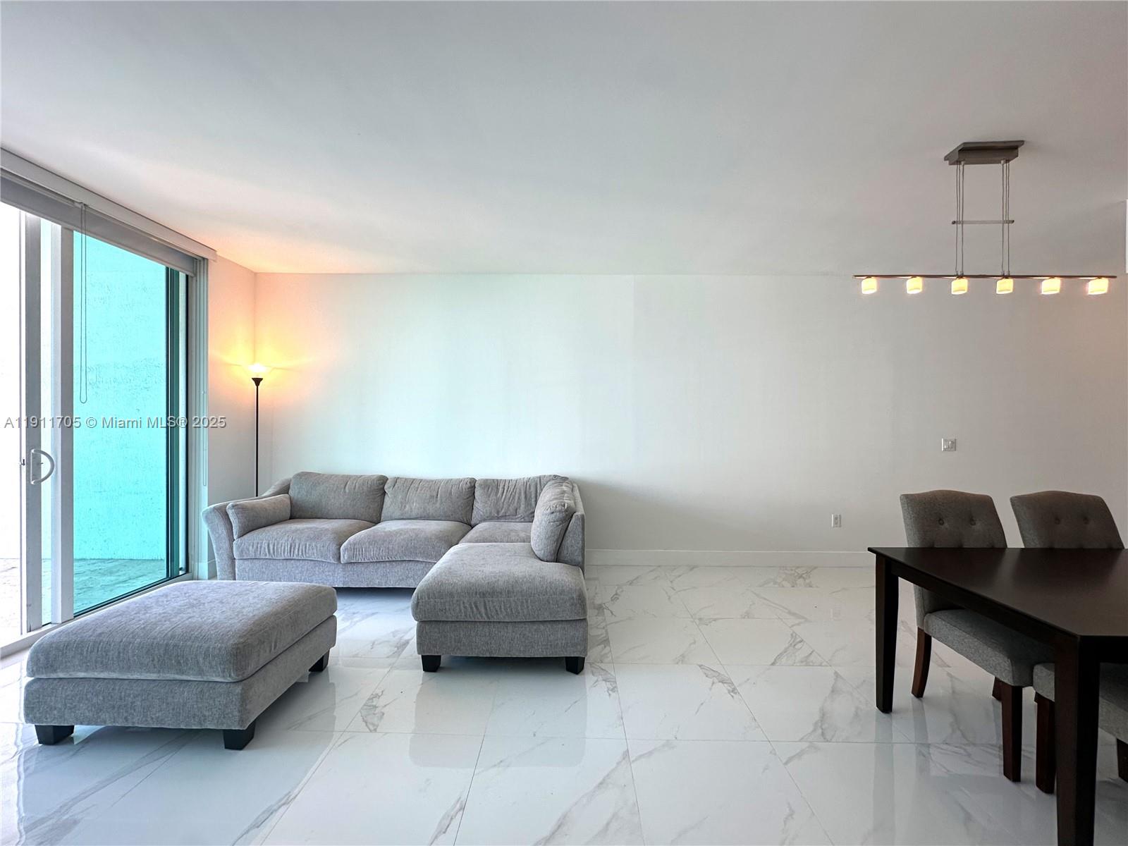 THE PLAZA 901 BRICKELL CO - Residential Lease