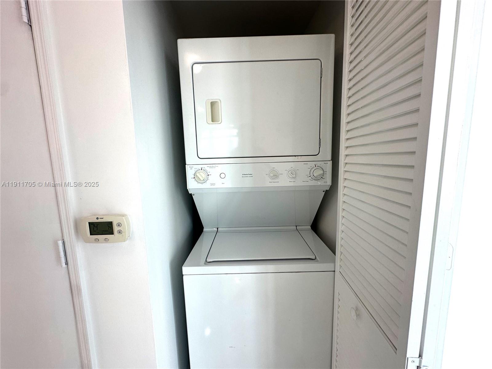 THE PLAZA 901 BRICKELL CO - Residential Lease