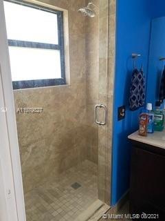 THE TOWNHOMES OF DORAL OA - Residential Lease