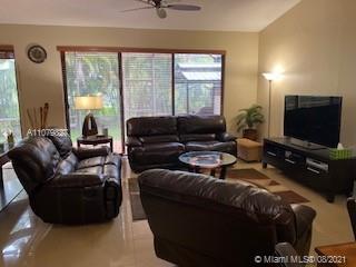 THE TOWNHOMES OF DORAL OA - Residential Lease