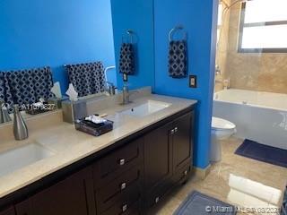 THE TOWNHOMES OF DORAL OA - Residential Lease