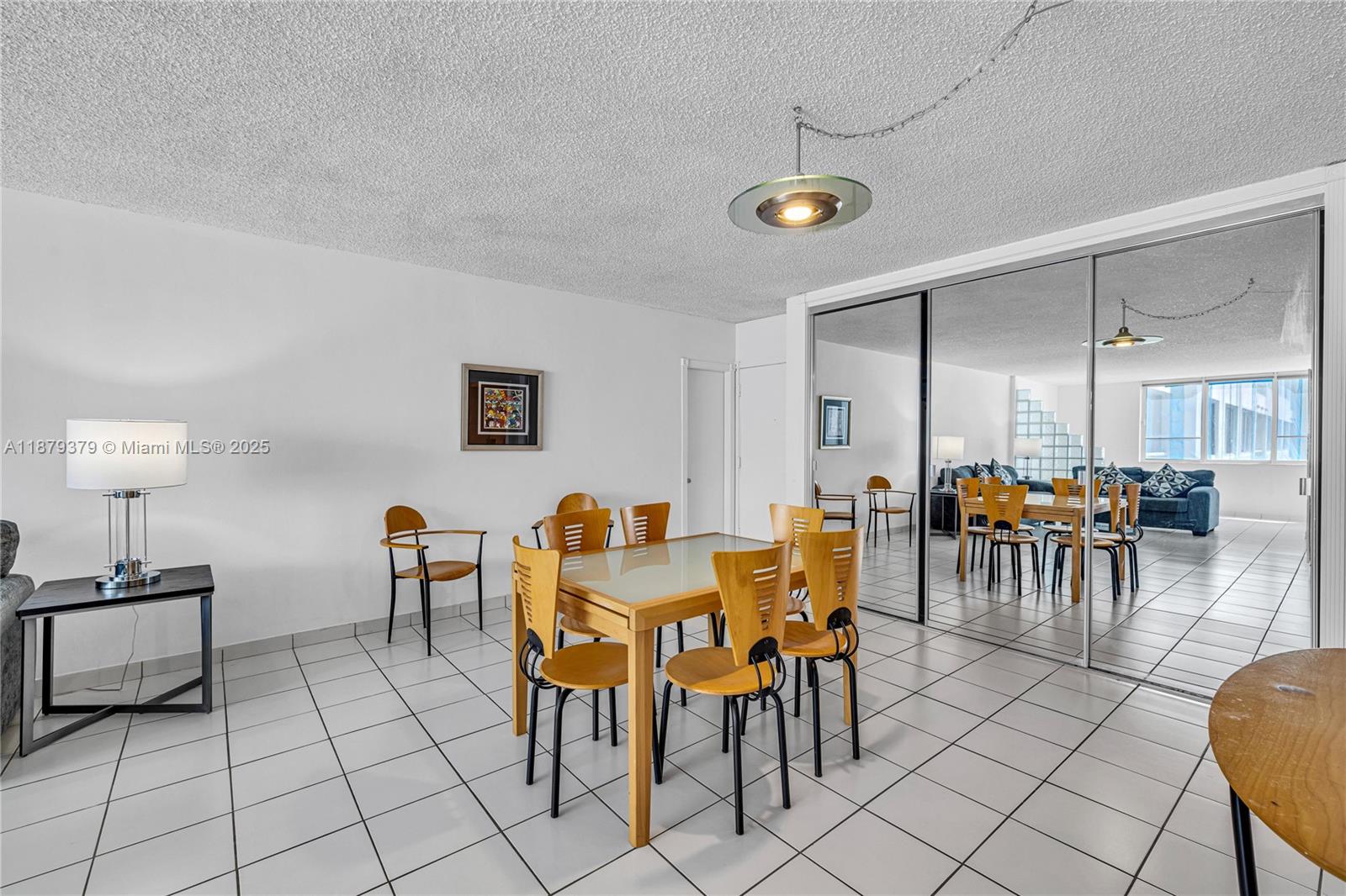 5005 Collins Ave 616