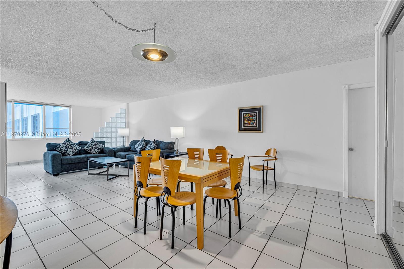 5005 Collins Ave 616
