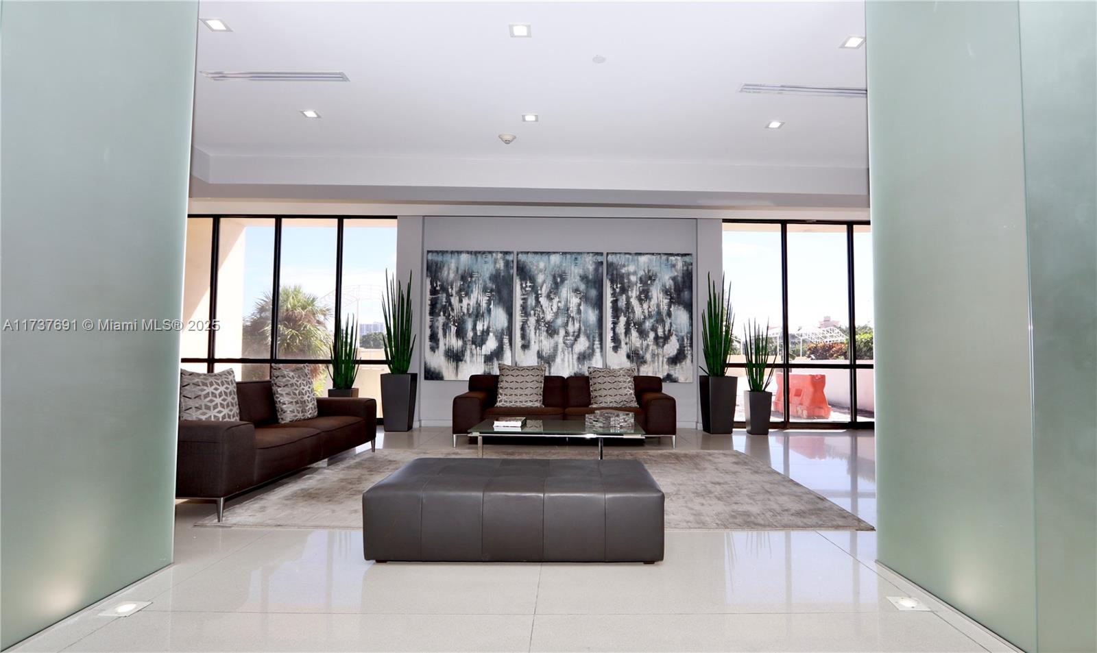 Property for Sale at 20301 W Country Club Dr 730, Aventura, Miami-Dade County, Florida - Bedrooms: 2 
Bathrooms: 2  - $285,500