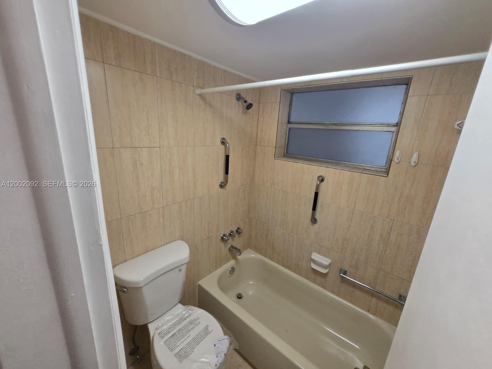 1515 CORAL TOWERS CONDO - Residential Lease