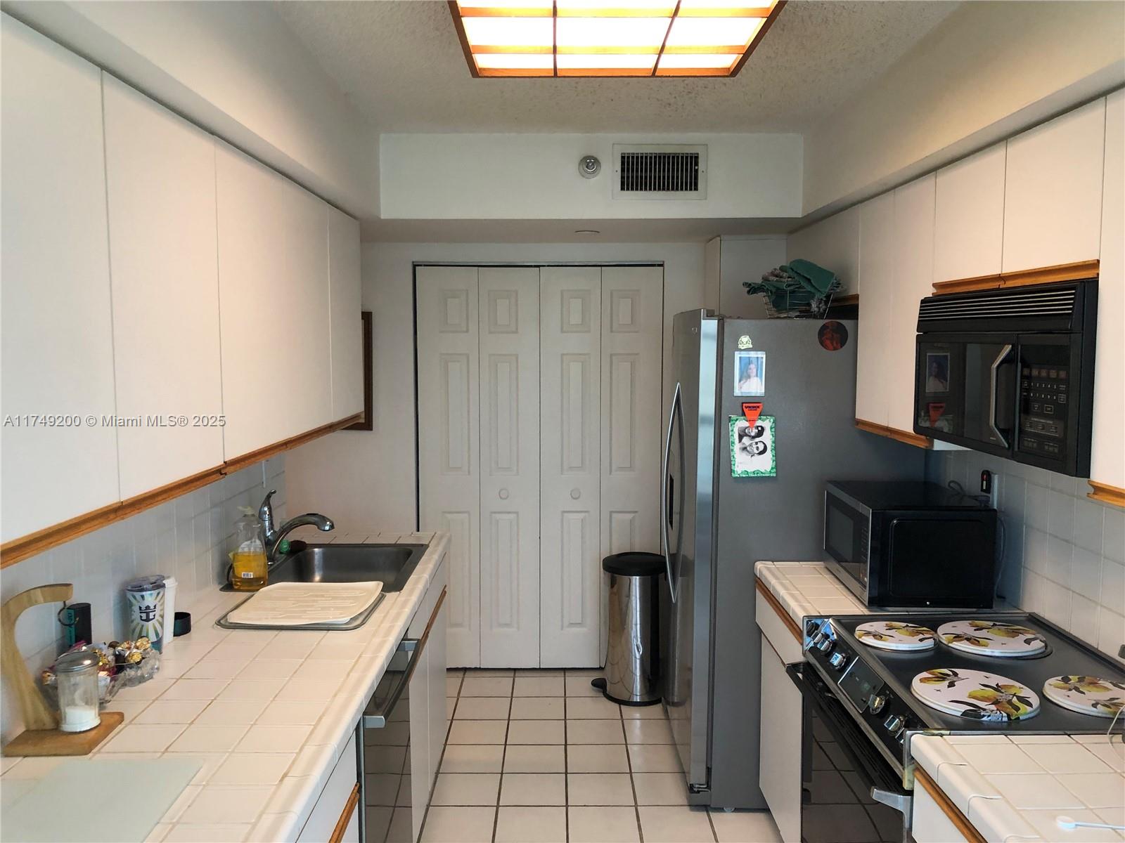 MYSTIC POINTE TOWER 400 - Residential