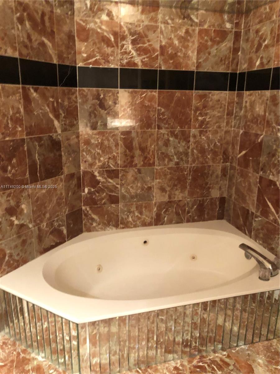 MYSTIC POINTE TOWER 400 - Residential