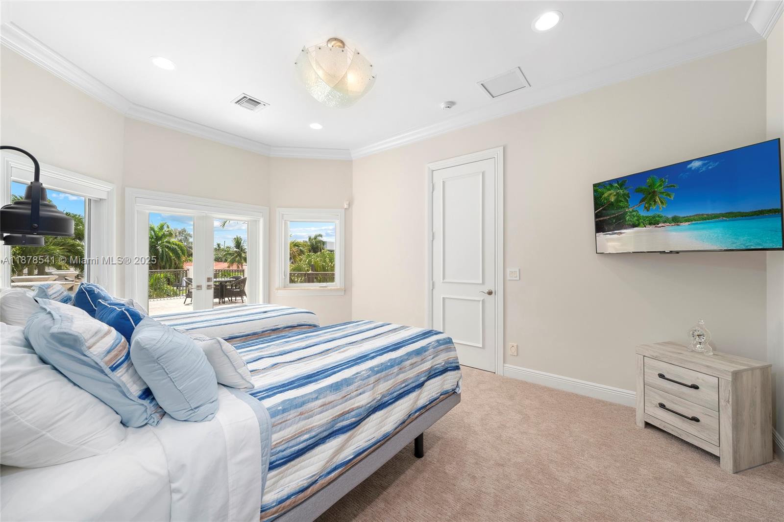 HILLSBORO HARBOR UNIT - Residential