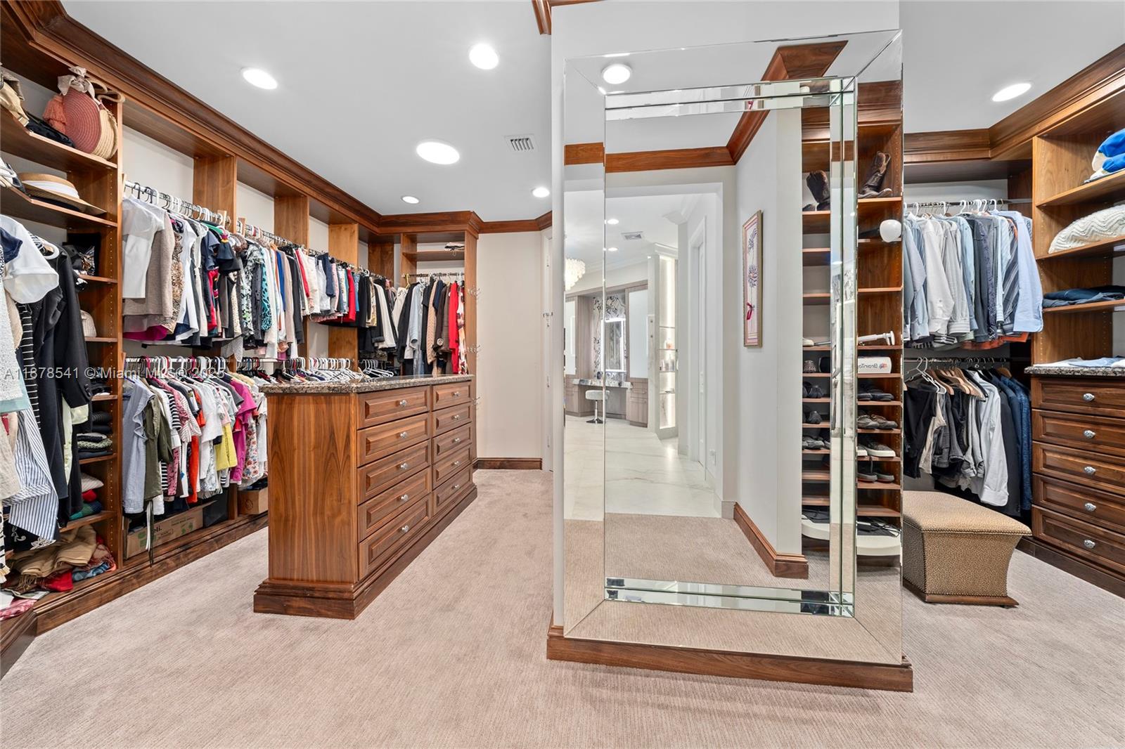 HILLSBORO HARBOR UNIT - Residential