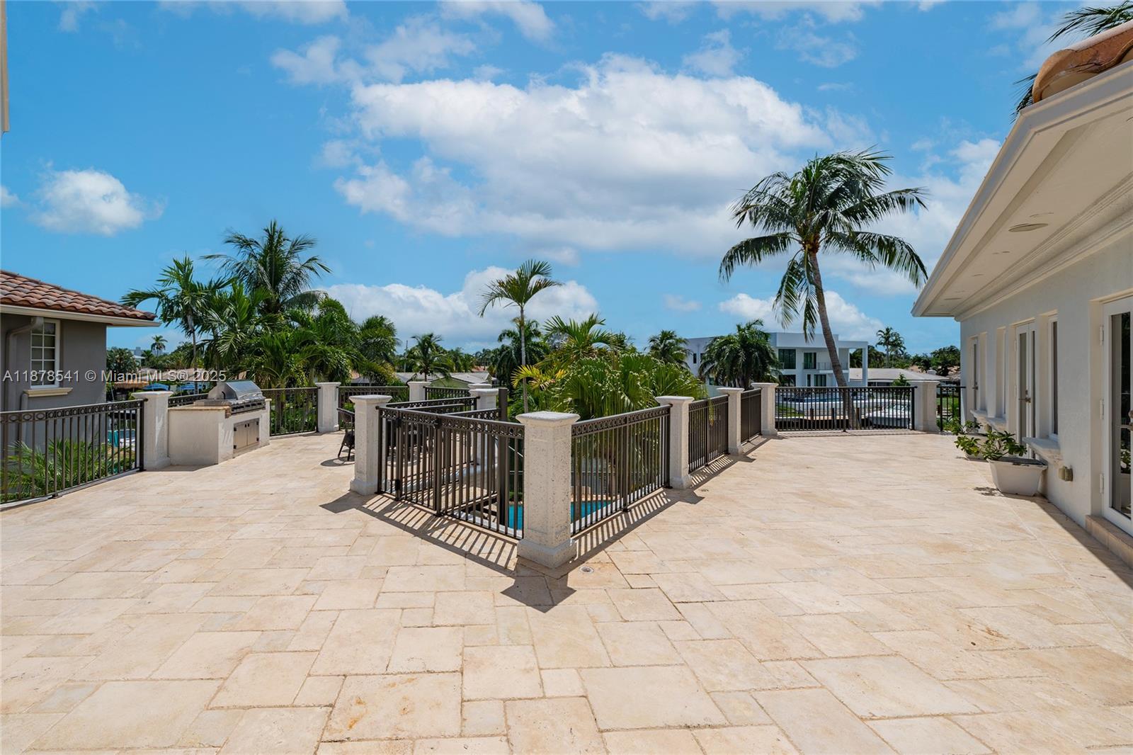 HILLSBORO HARBOR UNIT - Residential