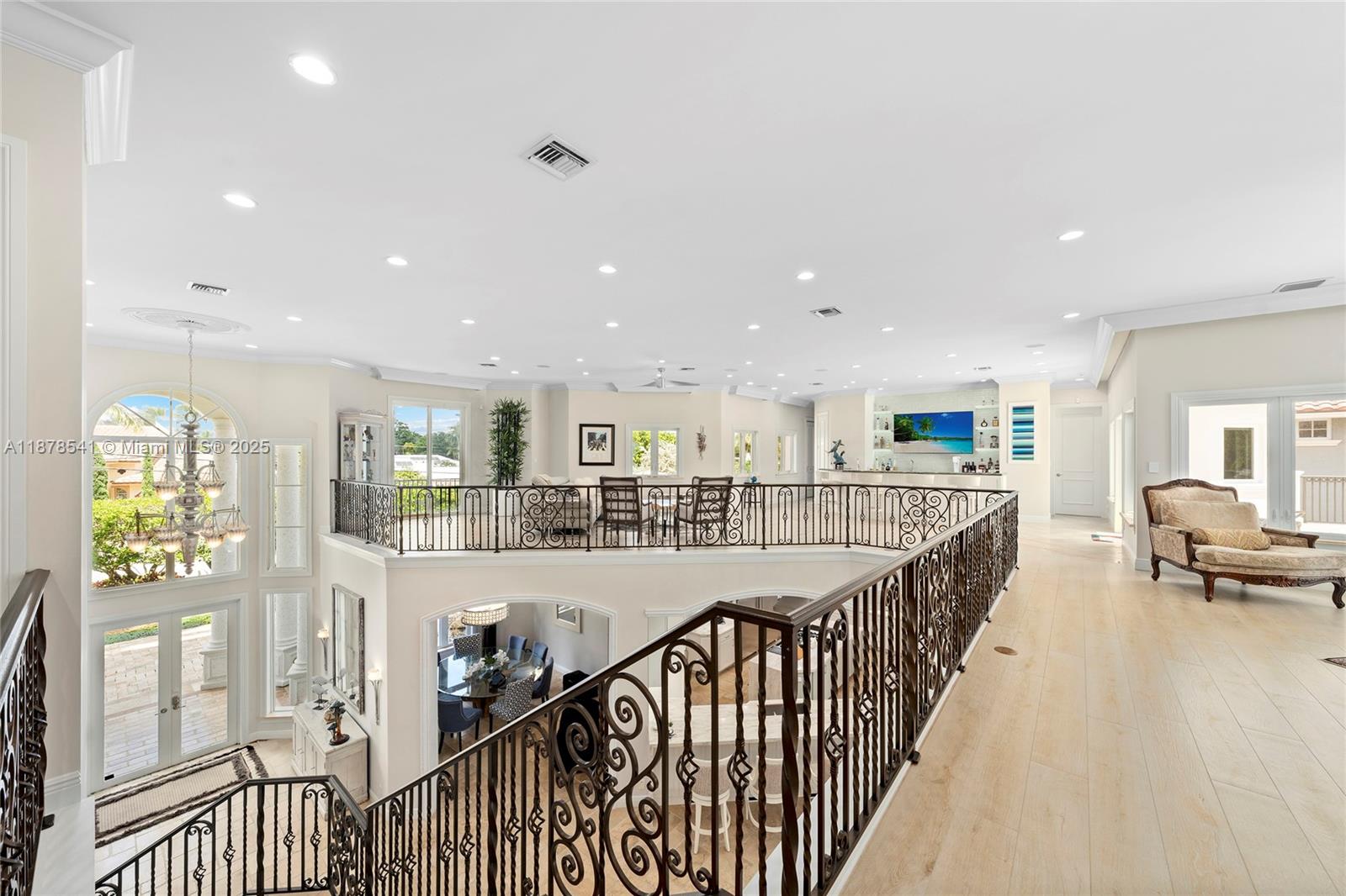 HILLSBORO HARBOR UNIT - Residential